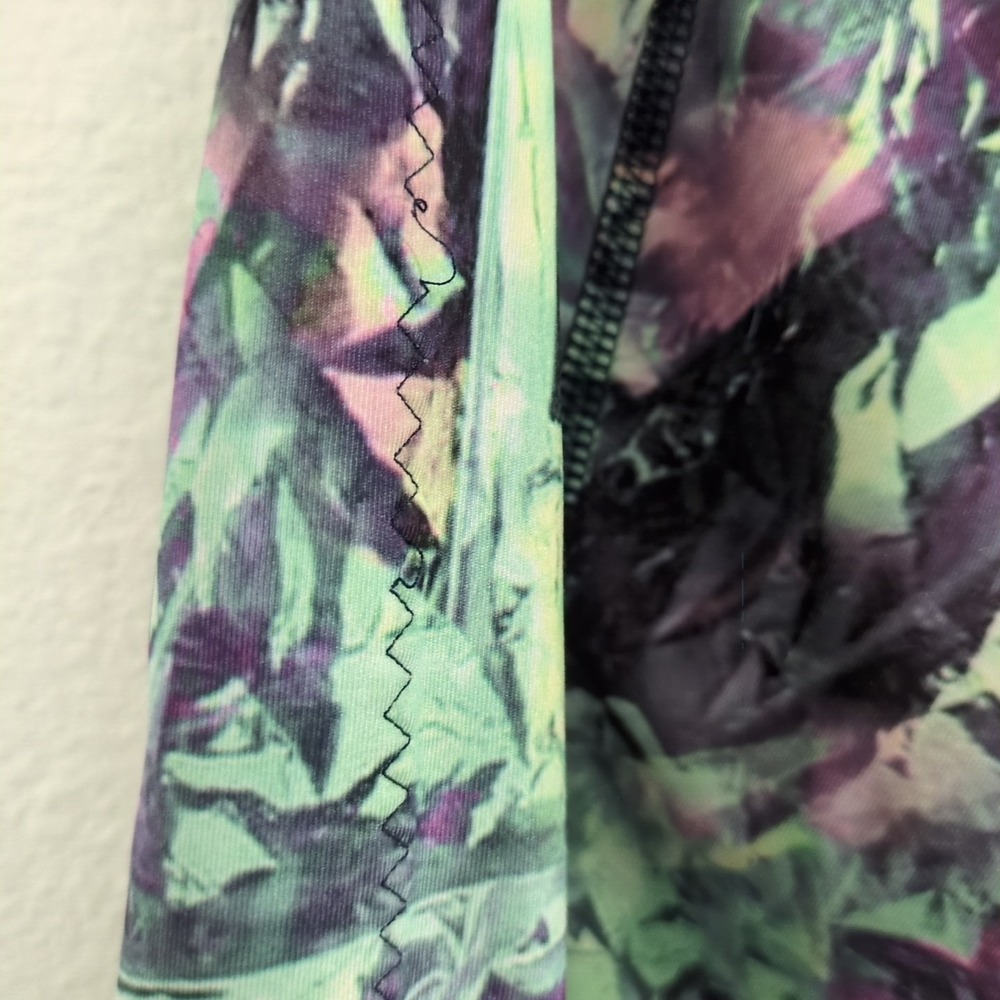 Lululemon SIZE 4‎ Inspire Iridescent Multi Print Mesh Leggings W/Pockets - Picture 4 of 4
